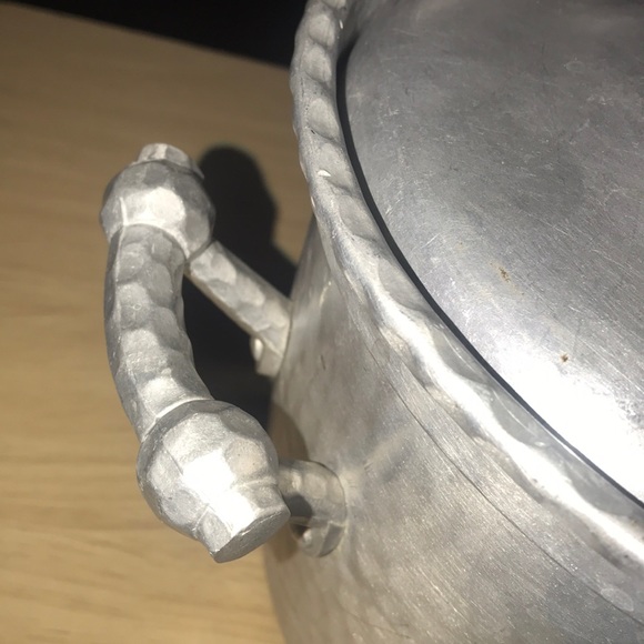 Hand Forged Everlast Metal pot with lid - Picture 4 of 14